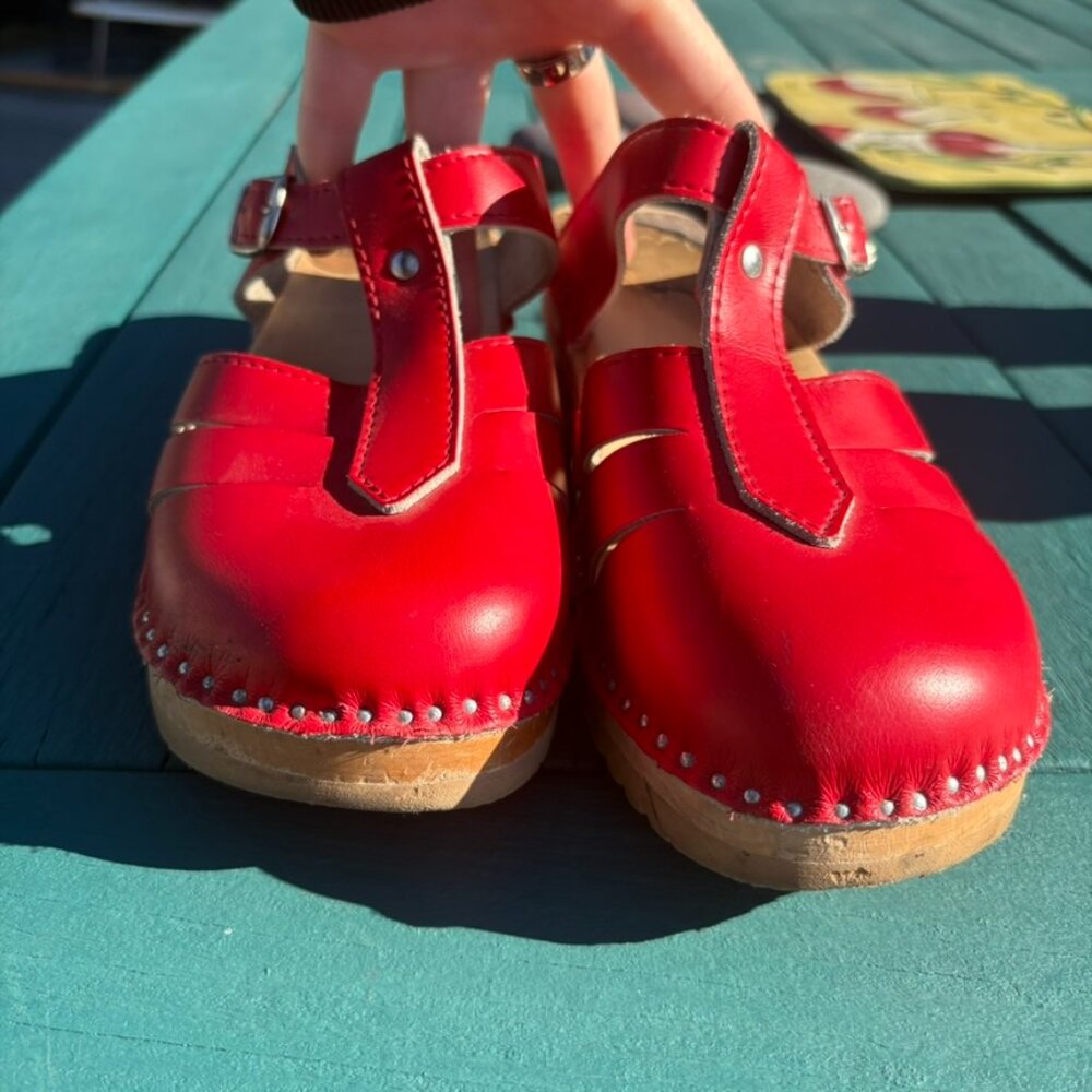 Troentorp Red Women's Mary Jane Clog Sandals - Picture 7 of 7